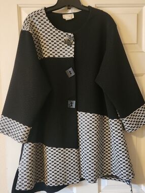 Black and White Patterned Women's Coat